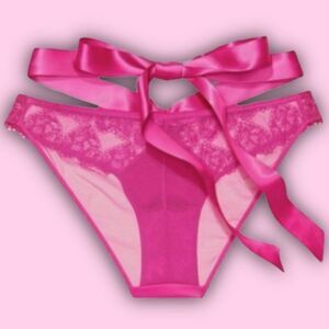 VICTORIA'S SECRET STRAPPY HEART PANTY SZ MEDIUM NWT $39